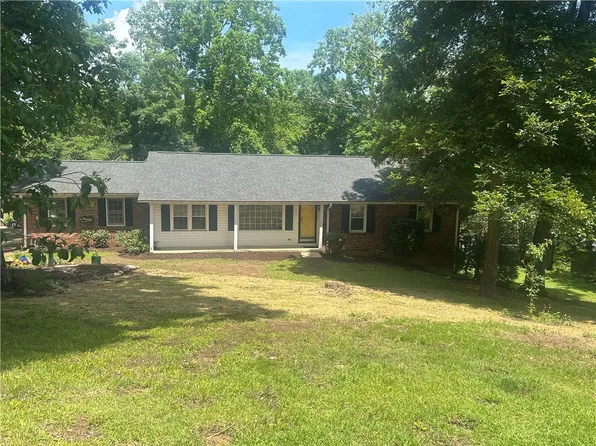 418 Saluda Rd, Williamston, SC 29697