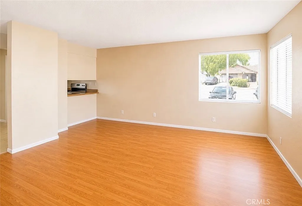 2 bed, 747 sqft, $1,500 — Photo 2
