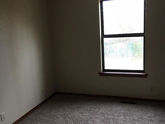 Master Bedroom has Ceiling Fan