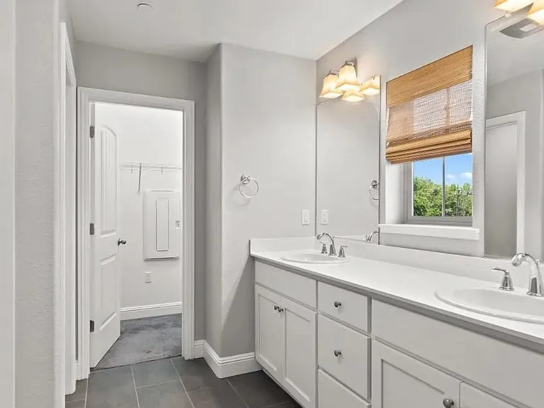 1256 Detroit Ave #5 — Photo 16
