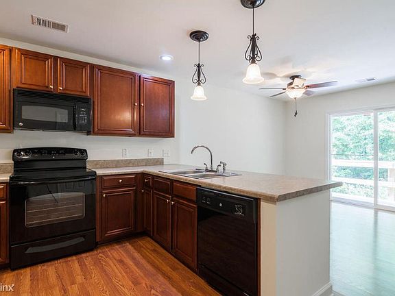 Upgraded Kitchen and hdwds throughout 1st floor