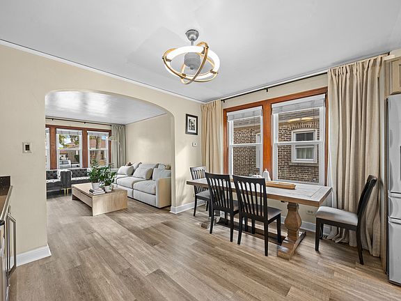 5th image of 10938 S Avenue M
