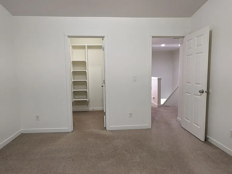 Halsey East Townhomes — Photo 97