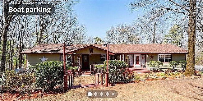 1st image of 174 Woodlawn Dr