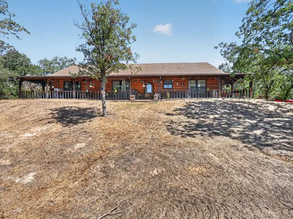 1623 Three Skillet Rd, Springtown, TX 76082