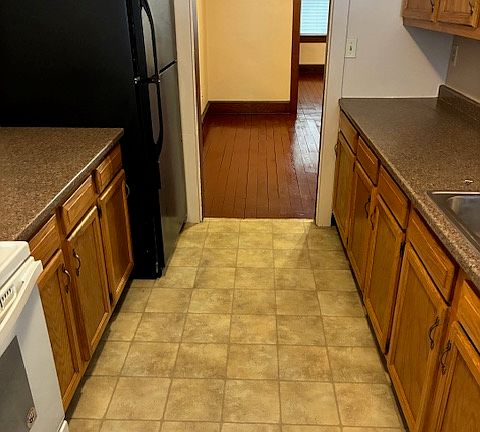 3rd image of 17 E Chestnut St APT 1