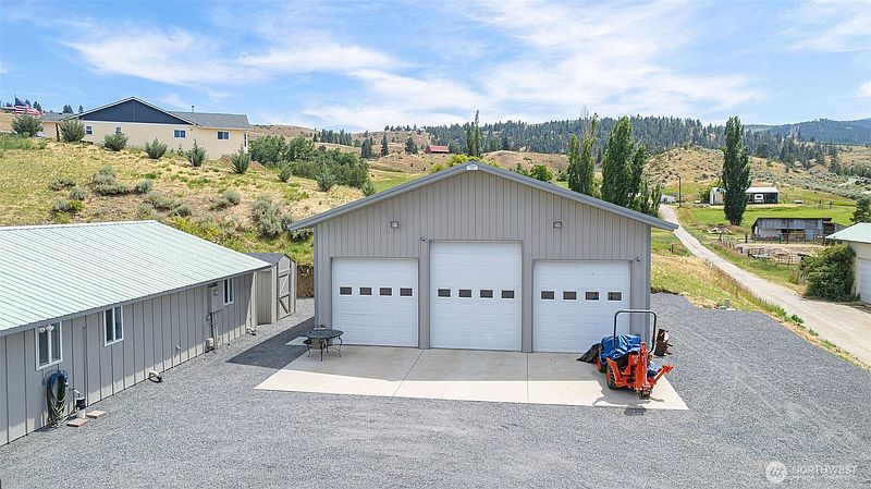 3rd image of 749 Wheeler Hill Road