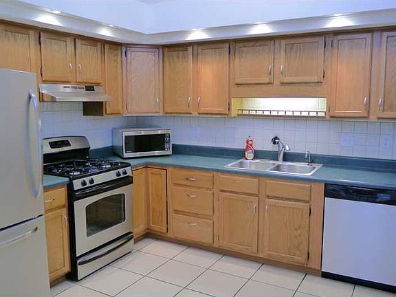2nd image of 567 Cielo Vista Ct