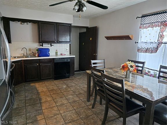 2nd image of 1358 Andrew Ave