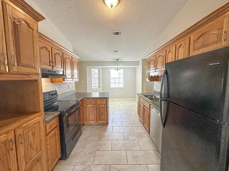 5105 Westport Dr — Photo 5