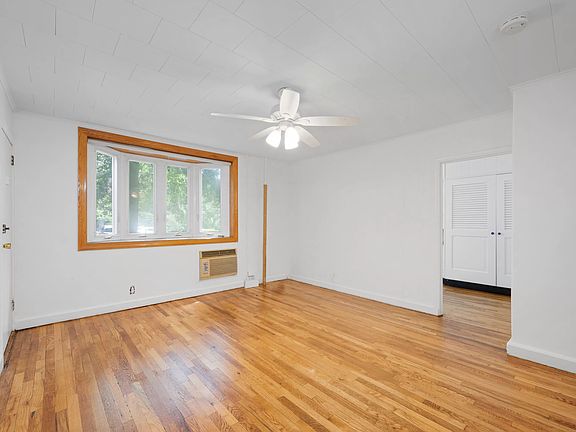 3rd image of 3970 47th St