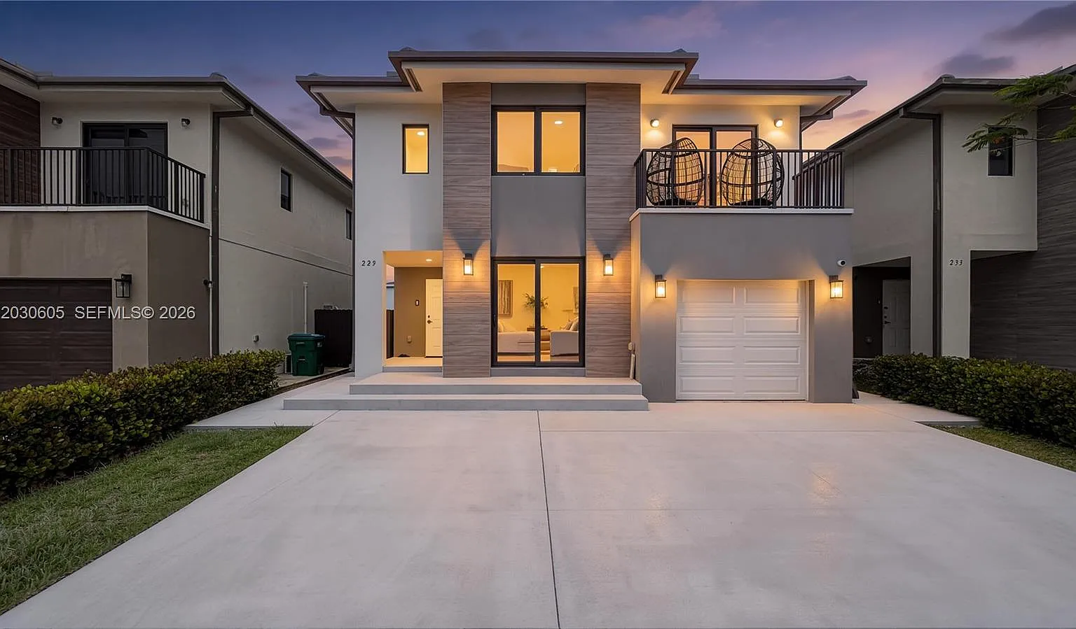 5 bed, 4.5 bath, 1902 sqft, $3,500 — Photo 1