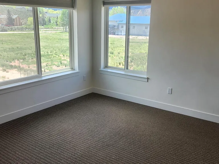 702 Chambers Ave #1B — Photo 1
