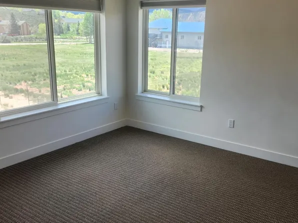 702 Chambers Ave #1B, Eagle, CO 81631