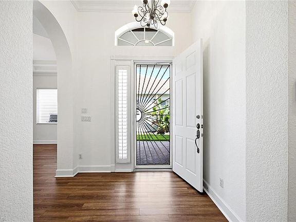 5th image of 14750 Glen Eden DR