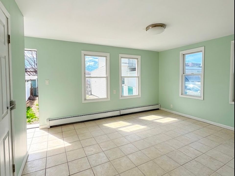 1st image of 1401 6th St #1