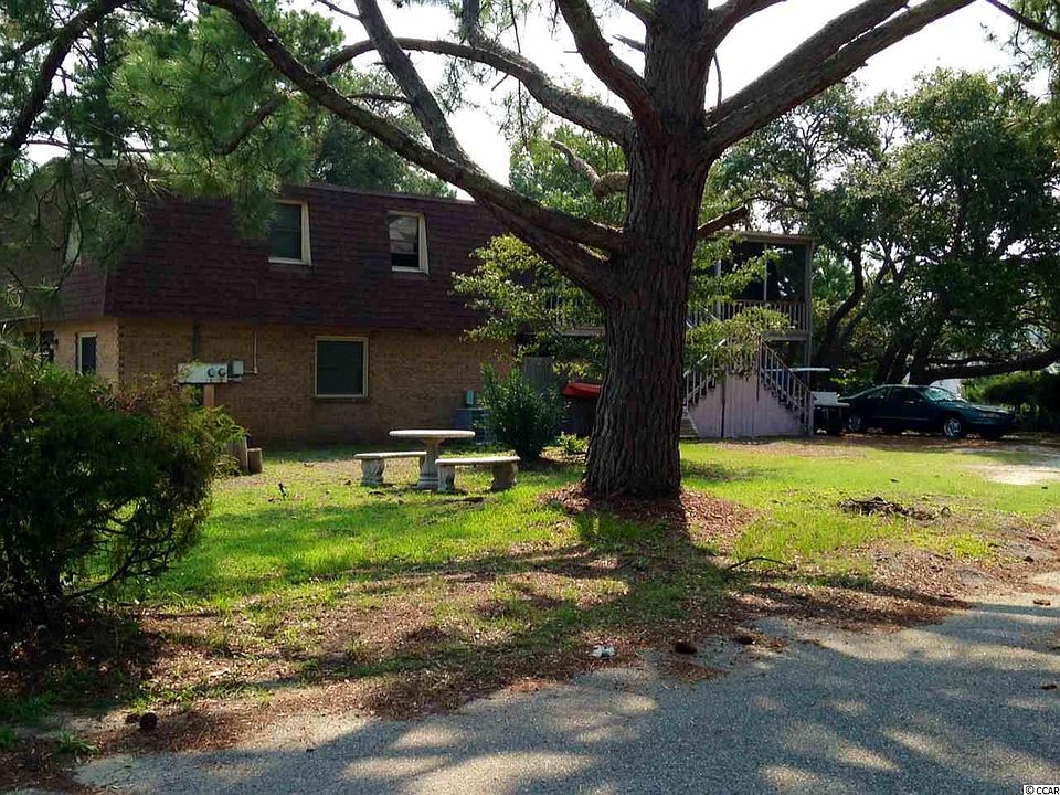 2nd image of 2204 Holly Dr