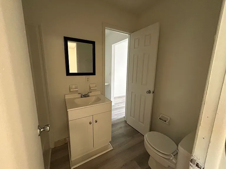 818 Lesa St — Photo 6