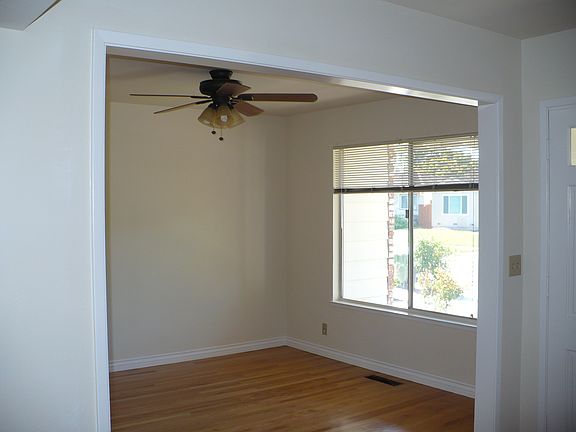 3rd image of 856 Hermiston Dr