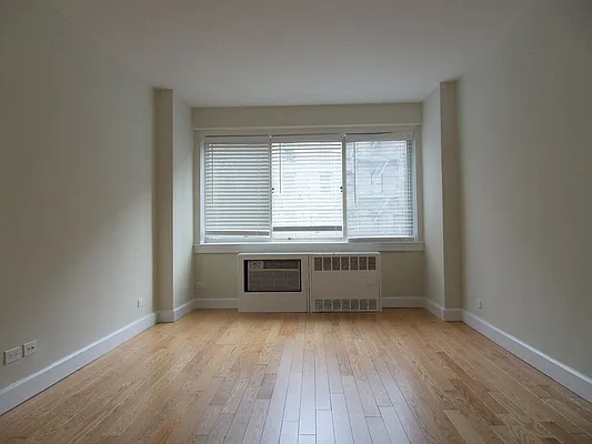 Rented by Stonehenge NYC LLC | media 25