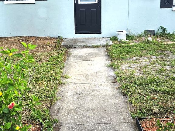 4th image of 114 S Highland Ave