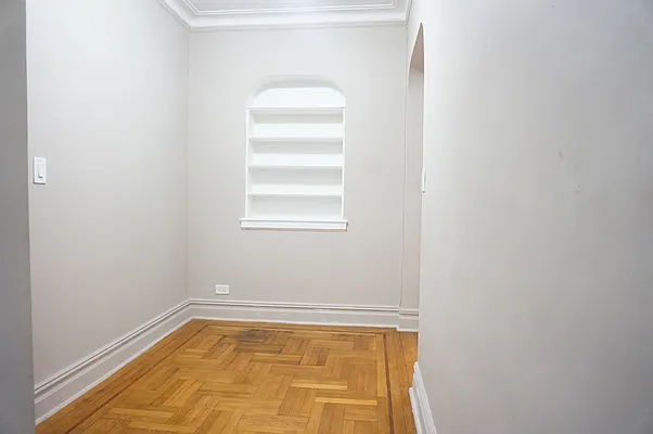 Sold by Benchmark Real Estate Sales LLC | media 23