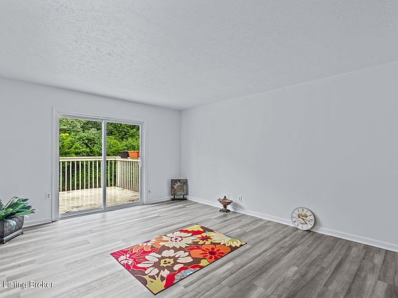 4th image of 1935 Gardiner Ln APT D55