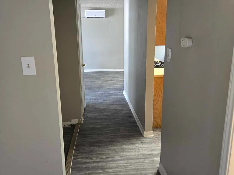 2406 S Laredo St — Photo 2