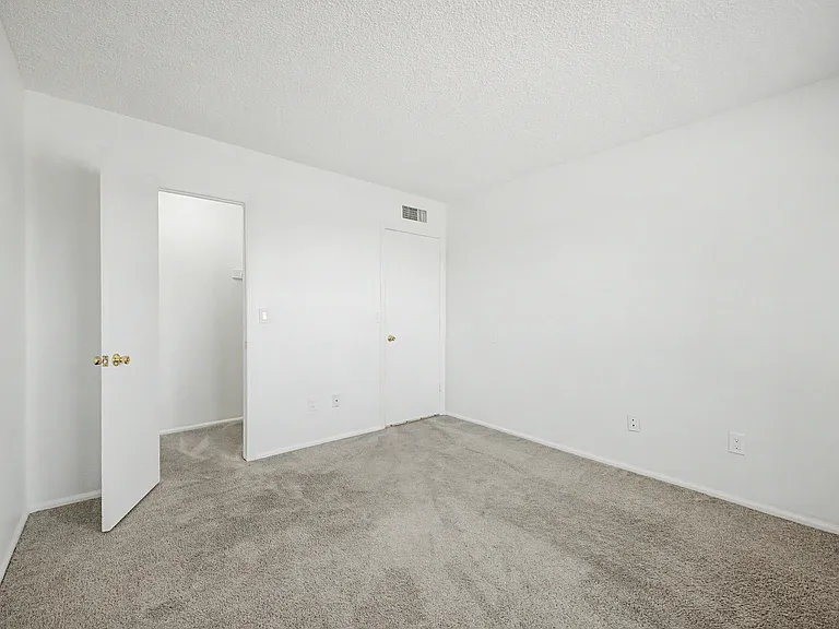 17213 N 35th Dr — Photo 17