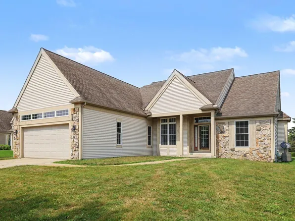 24 Dickens St, Spring Arbor, MI 49283