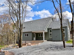 101 Lindbergh Cir, Albrightsville, PA 18210