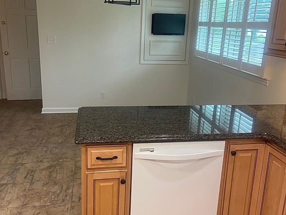 4th image of 6045 Buckner Ln