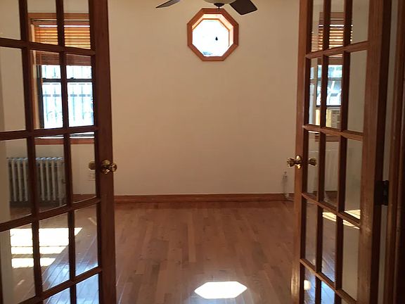 3rd image of 400 Van Brunt St #1