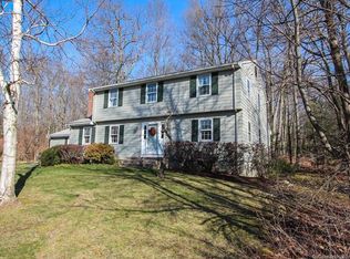2 Crosswood Rd, Farmington, CT 06032