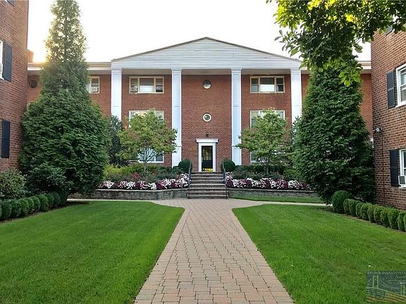2nd image of 1829 Palmer Ave