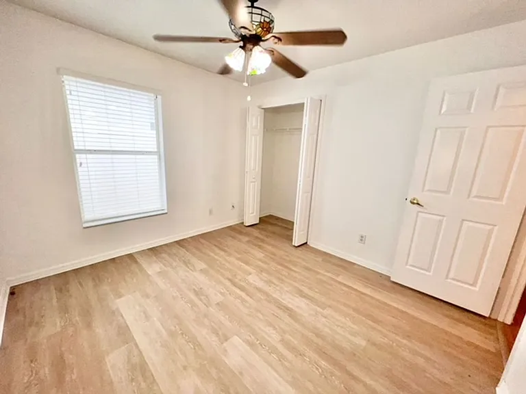 4403 Brookdale Ct — Photo 16