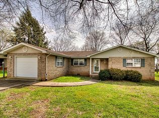 248 Ridgecrest Dr, Madisonville, TN 37354