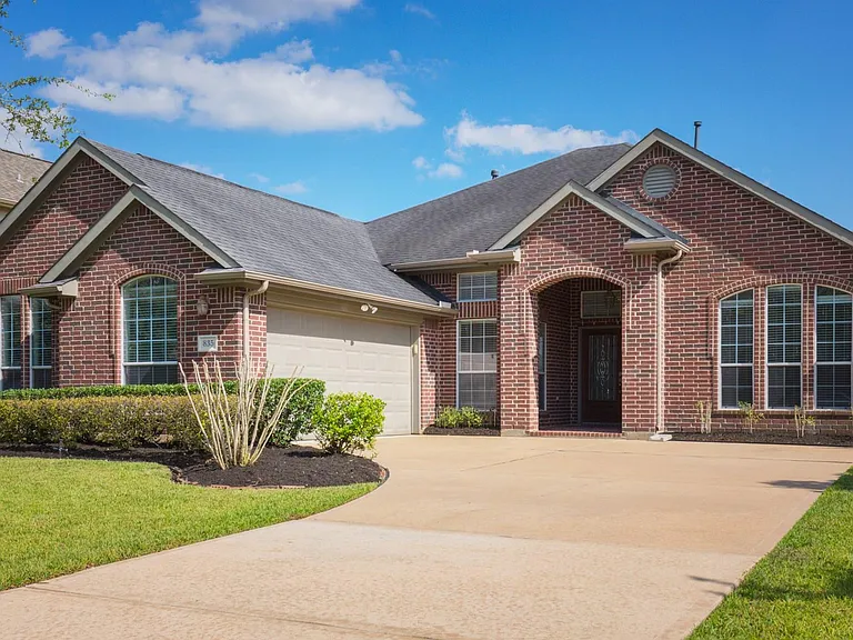 835 Aqua Vista Ln — Photo 2