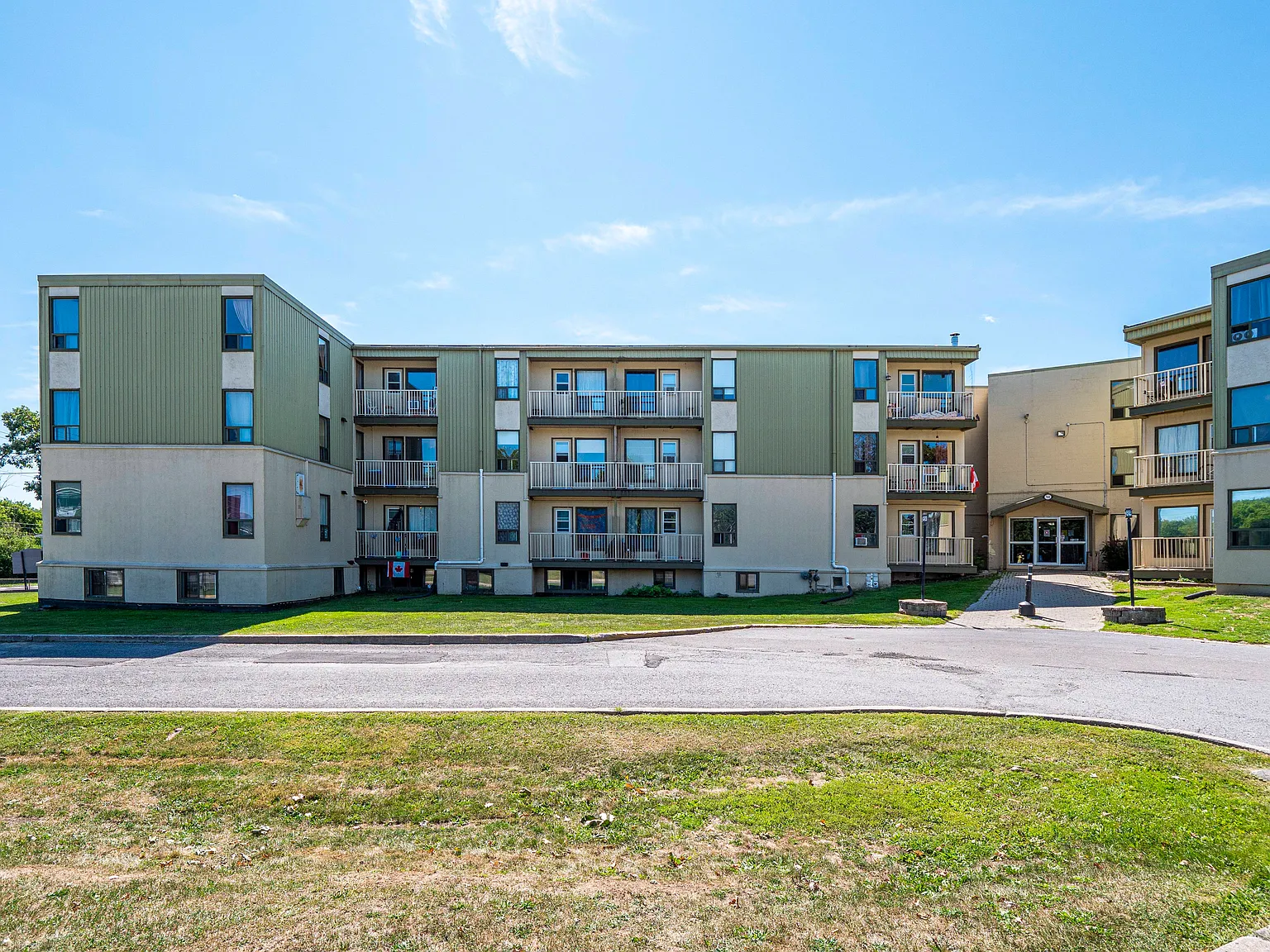 Treeview Apartments — Photo 3