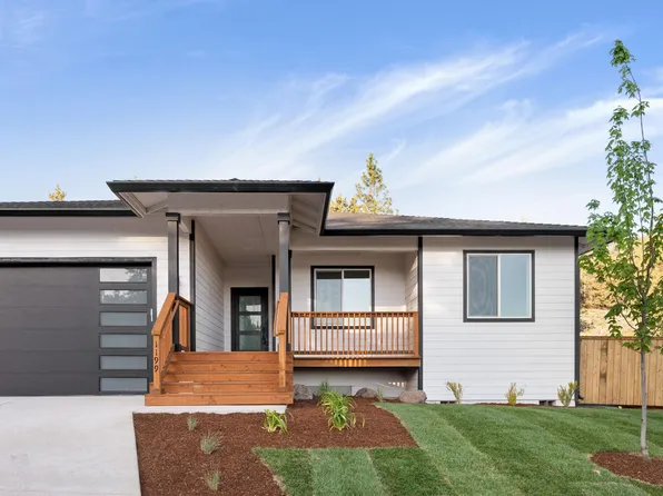 1199 Orange Blossom Dr, Klamath Falls, OR 97601