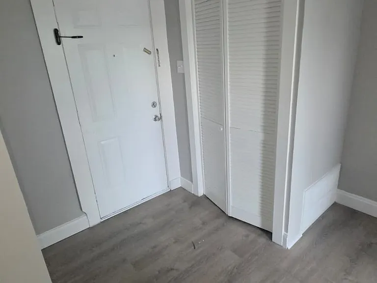 104 Lawrence St #4 — Photo 5