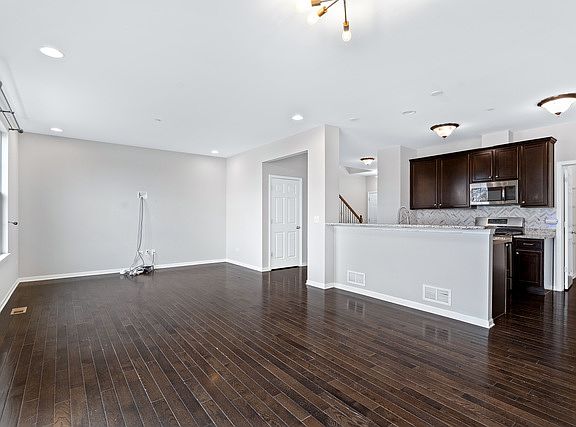 5th image of 2966 Henley Ln #1