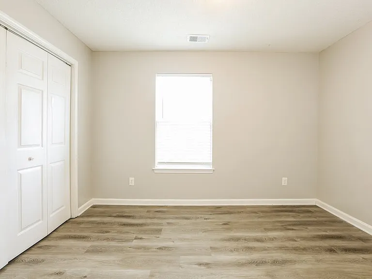 1376 Camrose Ct — Photo 14