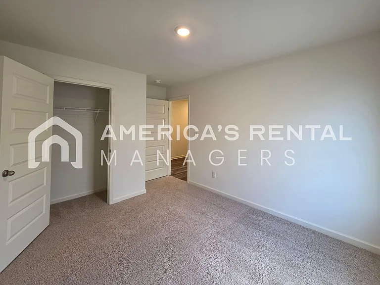 636 Wenonah Way — Photo 17