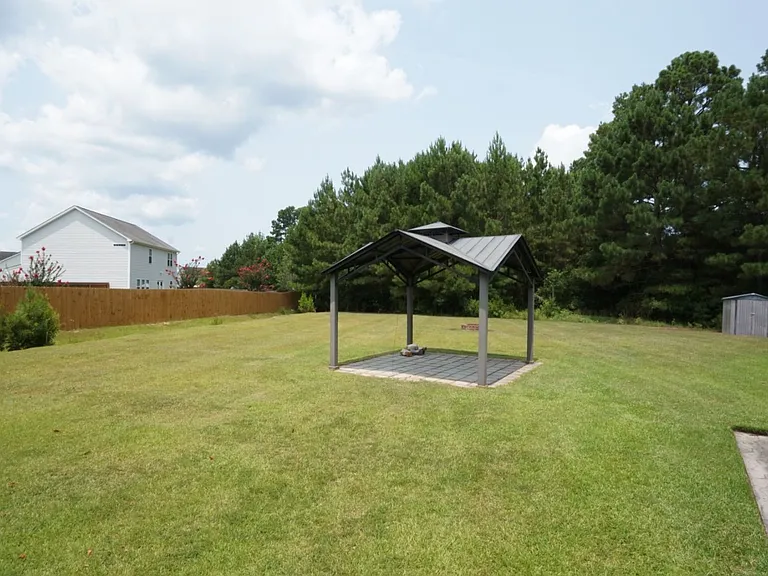 147 Moonstone Ct — Photo 35