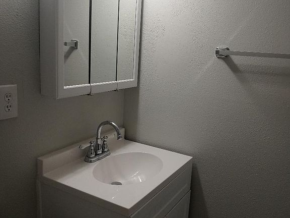 5th image of 1301 S Howard Ave APT A12