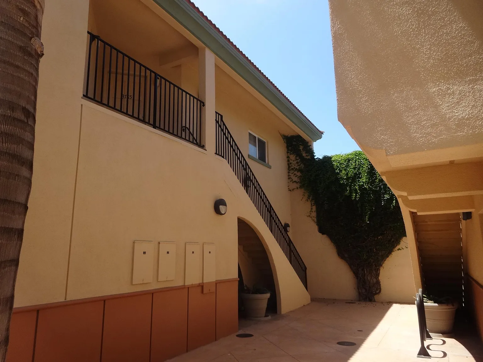2 bed, 950 sqft, $2,750 — Photo 2