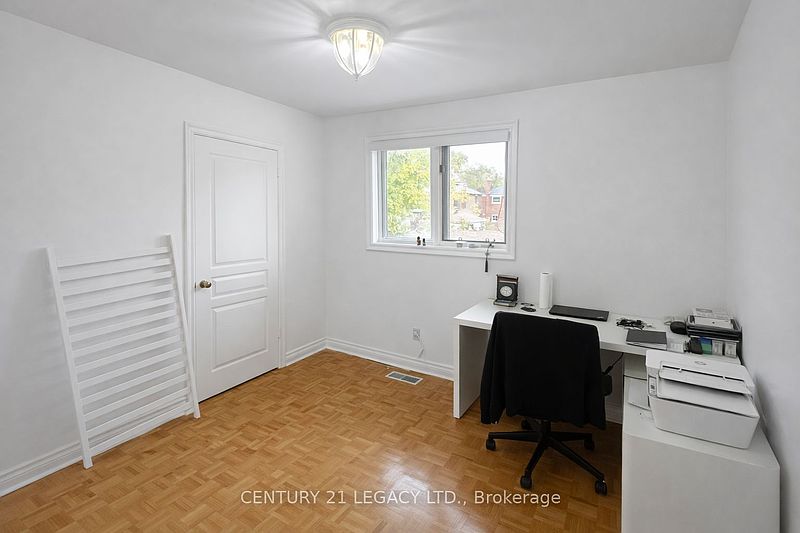 Toronto House for rent - 4 Bedrooms — photo 8