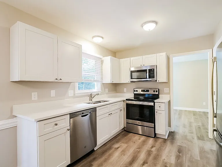 4308 Birmingham Way — Photo 9