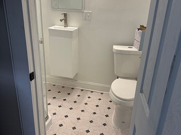 3rd image of 1310 Willis Ave APT 4